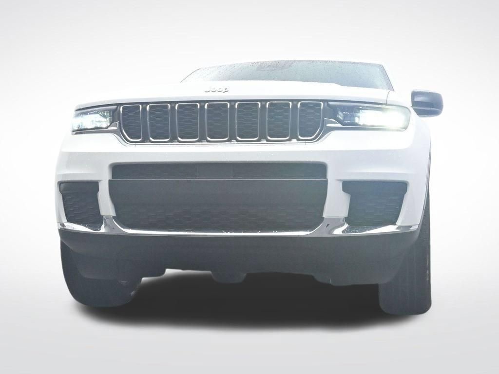 Used 2023 Jeep Grand Cherokee L Laredo image 33