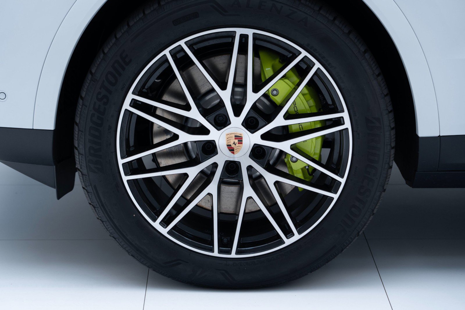 Certified 2025 Porsche Cayenne E-Hybrid image 12