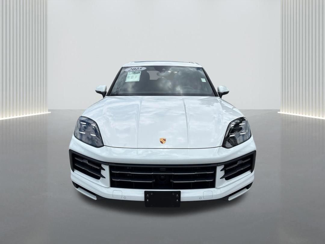 Used 2025 Porsche Cayenne AWD/4WD image 2