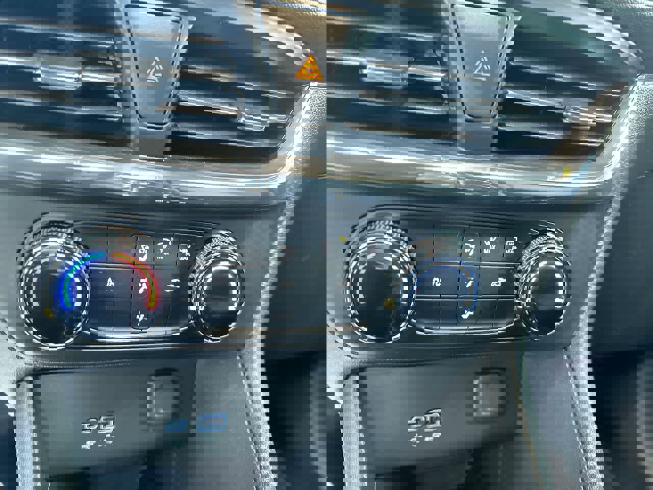 Used 2025 Buick Encore GX Preferred image 26