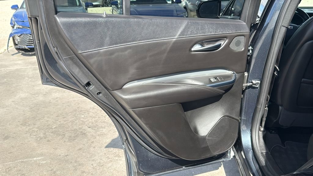 Used 2021 Cadillac XT4 Premium Luxury image 16