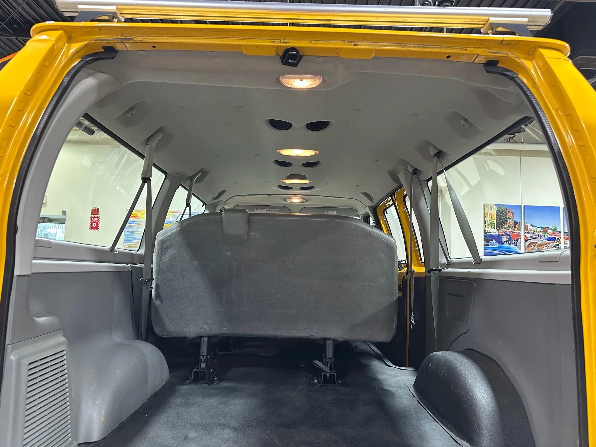 Used 2011 Ford E-150 and Econoline 150 Wagon image 28