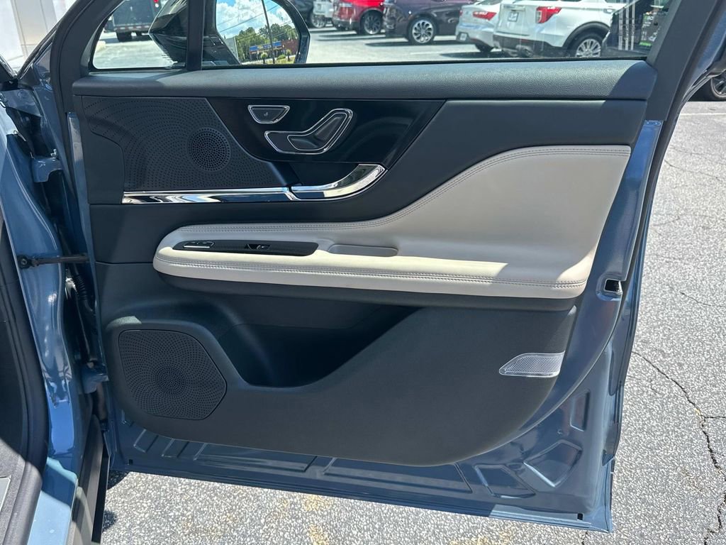 New 2025 Lincoln Corsair Grand Touring w/ Rear Removable Package Tray image 14