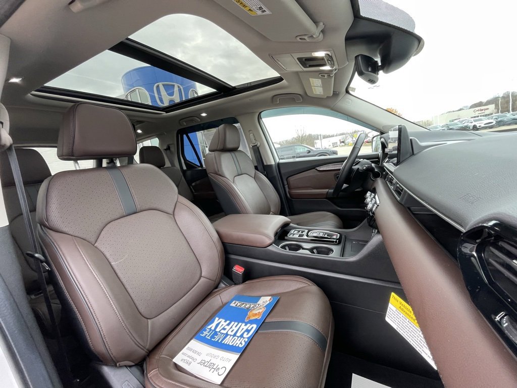 Used 2025 Honda Pilot Elite image 11