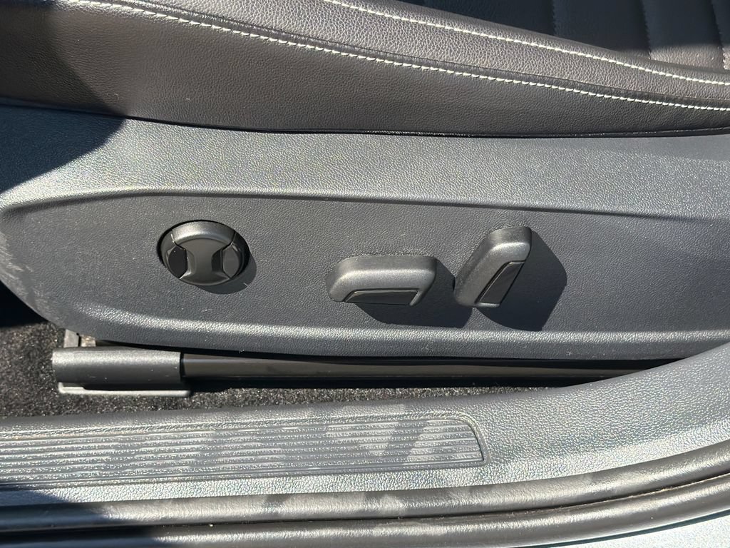 Certified 2023 Volkswagen Jetta SE FWD image 10