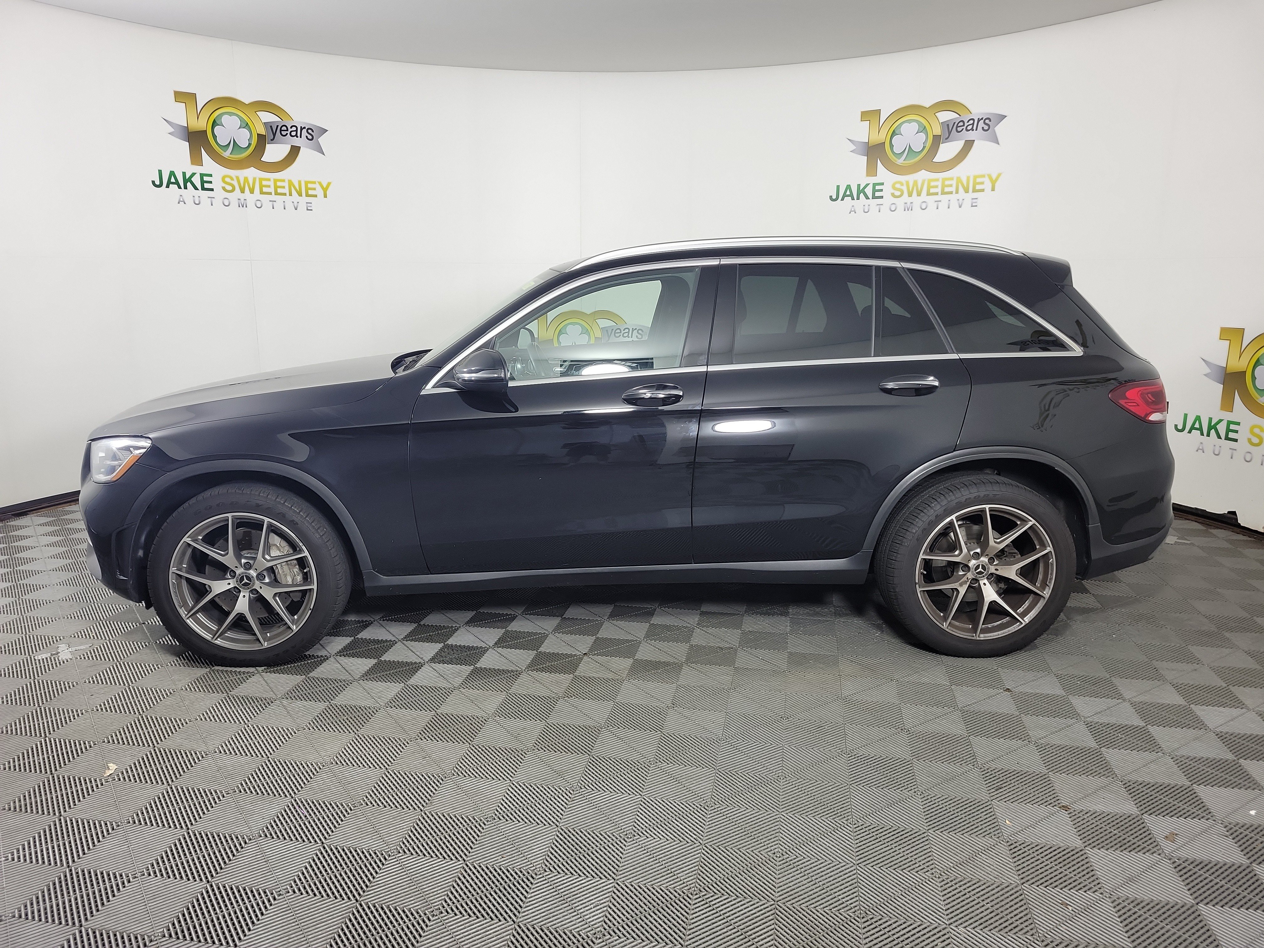 Used 2020 Mercedes-Benz GLC 300 4MATIC image 2