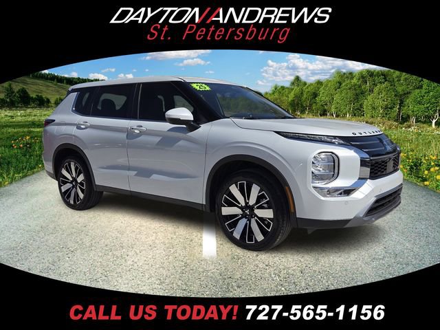 Used 2025 Mitsubishi Outlander SE