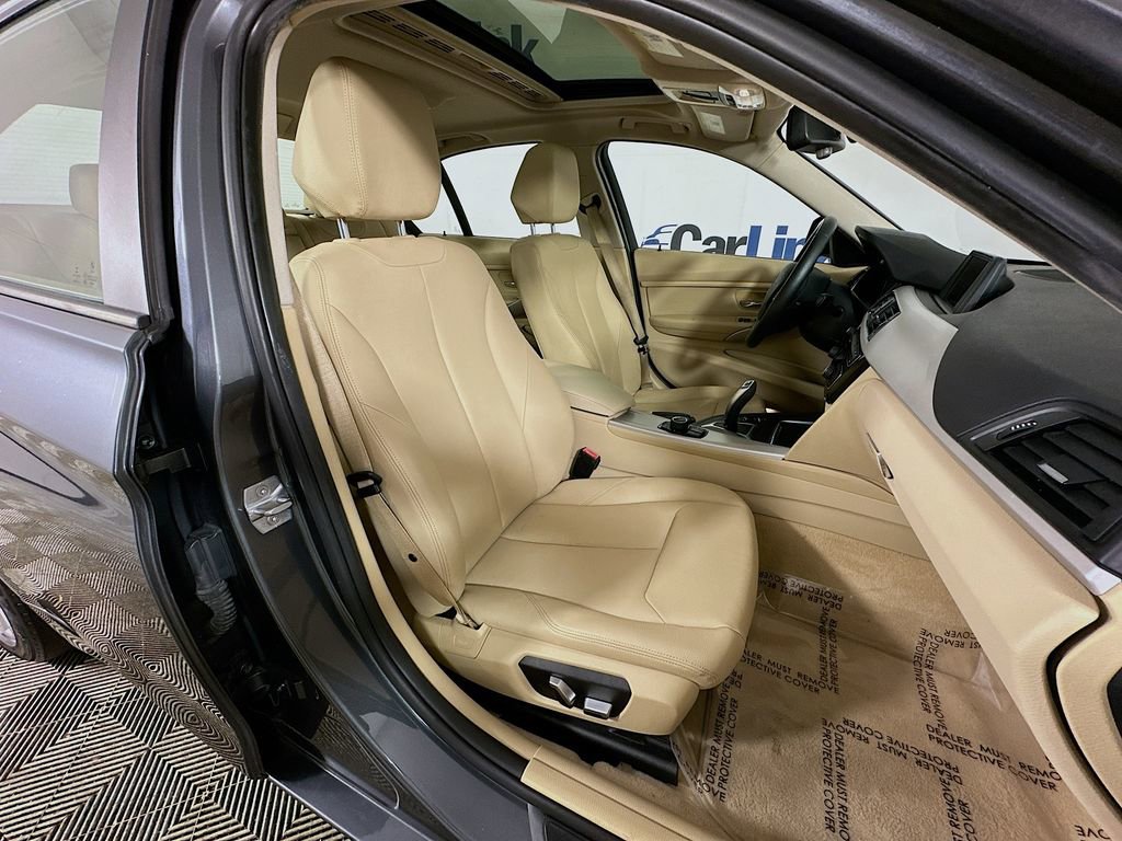 Used 2016 BMW 320i Sedan RWD image 33