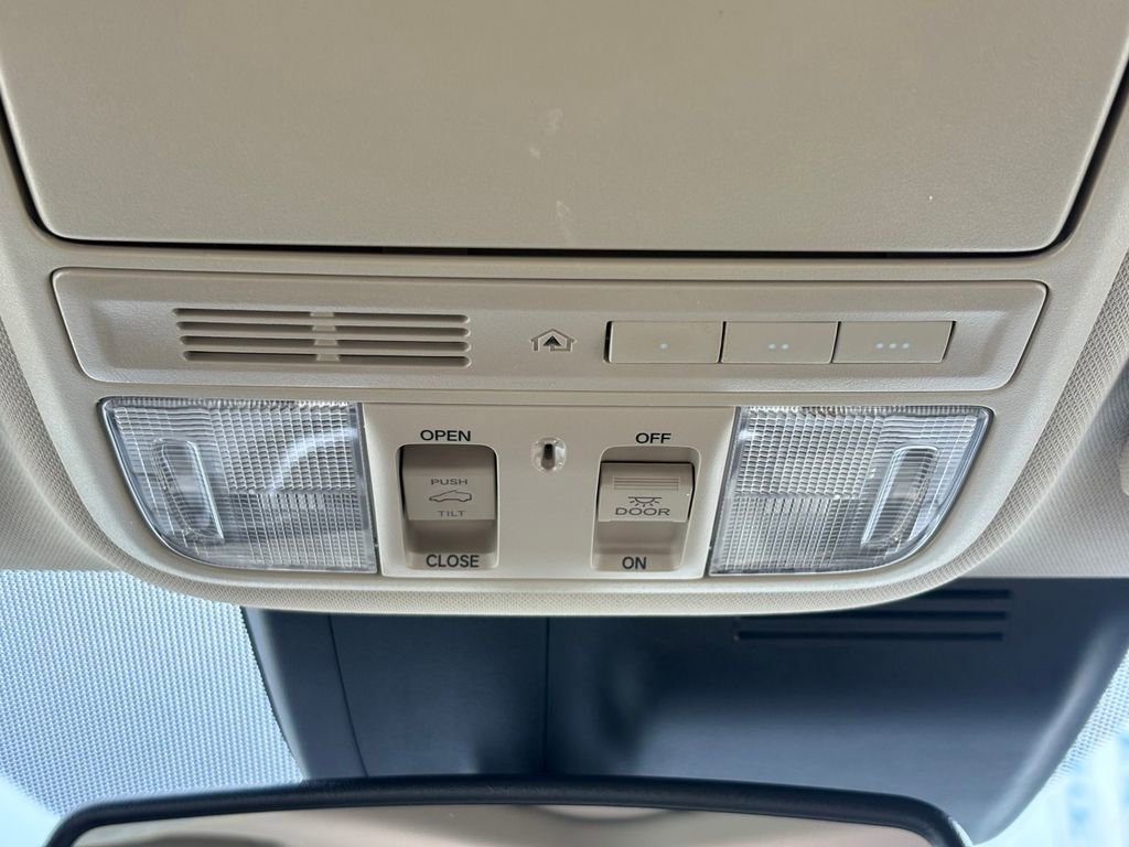 Used 2018 Honda CR-V EX-L image 16