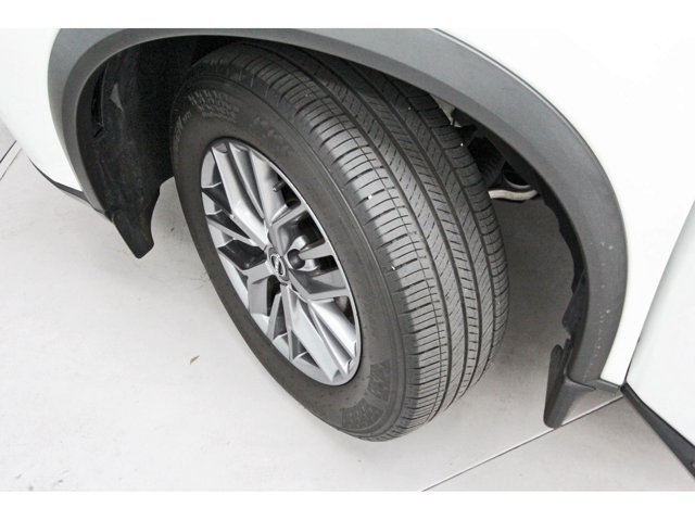 Used 2024 Nissan Rogue S AWD/4WD image 7