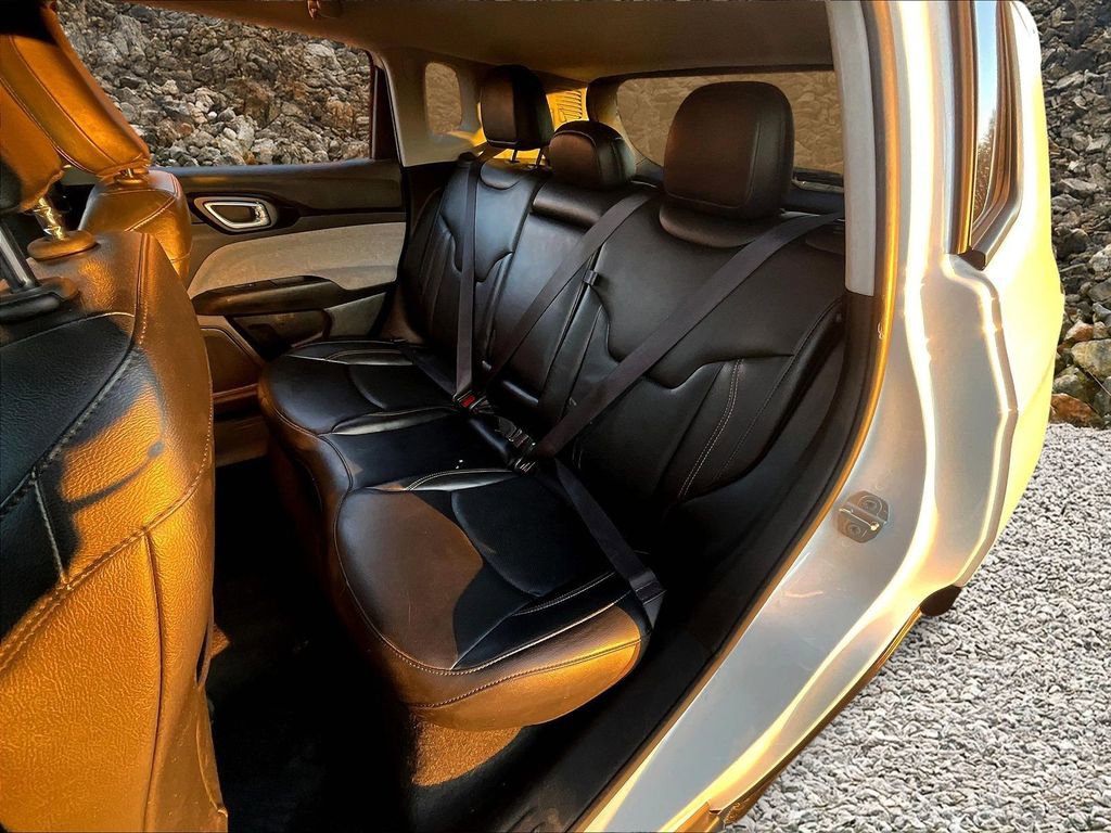 Used 2022 Jeep Compass Latitude image 21