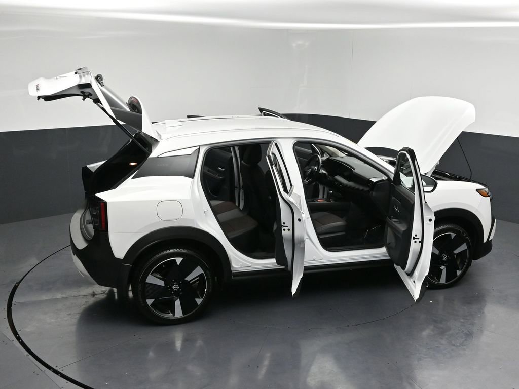 Certified 2025 Nissan Kicks SR image 29