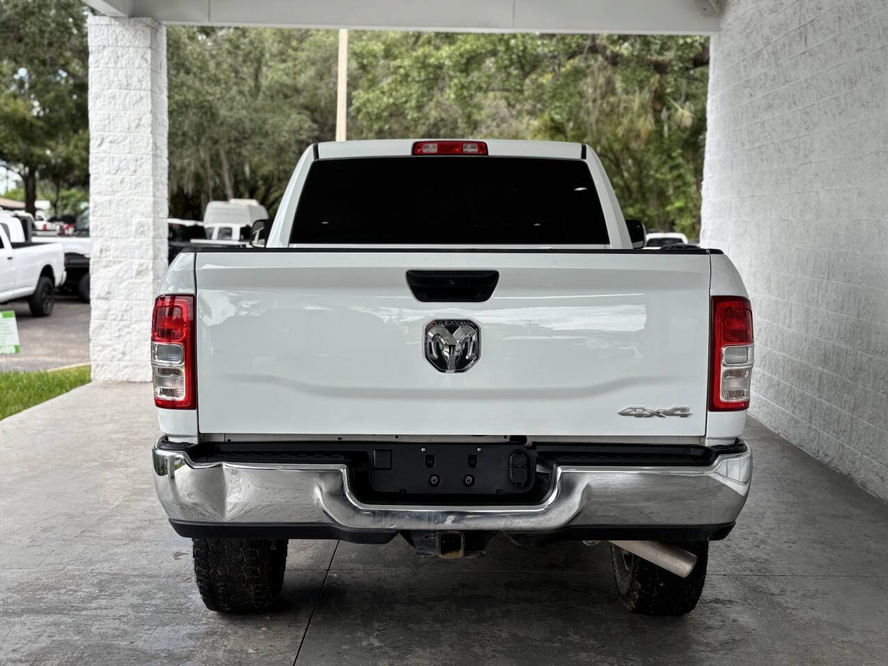 Used 2022 RAM 2500 Tradesman w/ Chrome Appearance Group AWD/4WD image 5