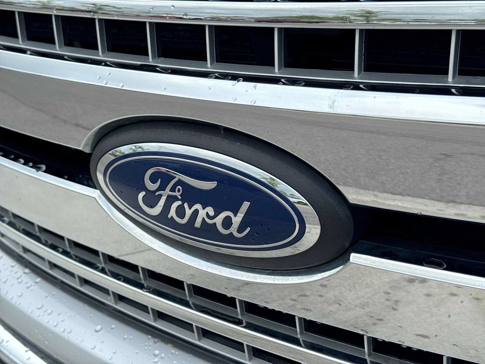 Used 2019 Ford F150 XLT w/ Equipment Group 302A Luxury AWD/4WD image 11