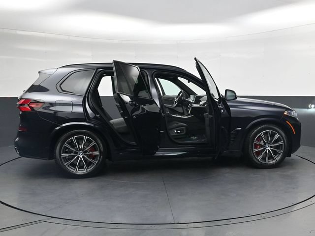 New 2026 BMW X5 xDrive50e w/ M Sport Package AWD/4WD image 40