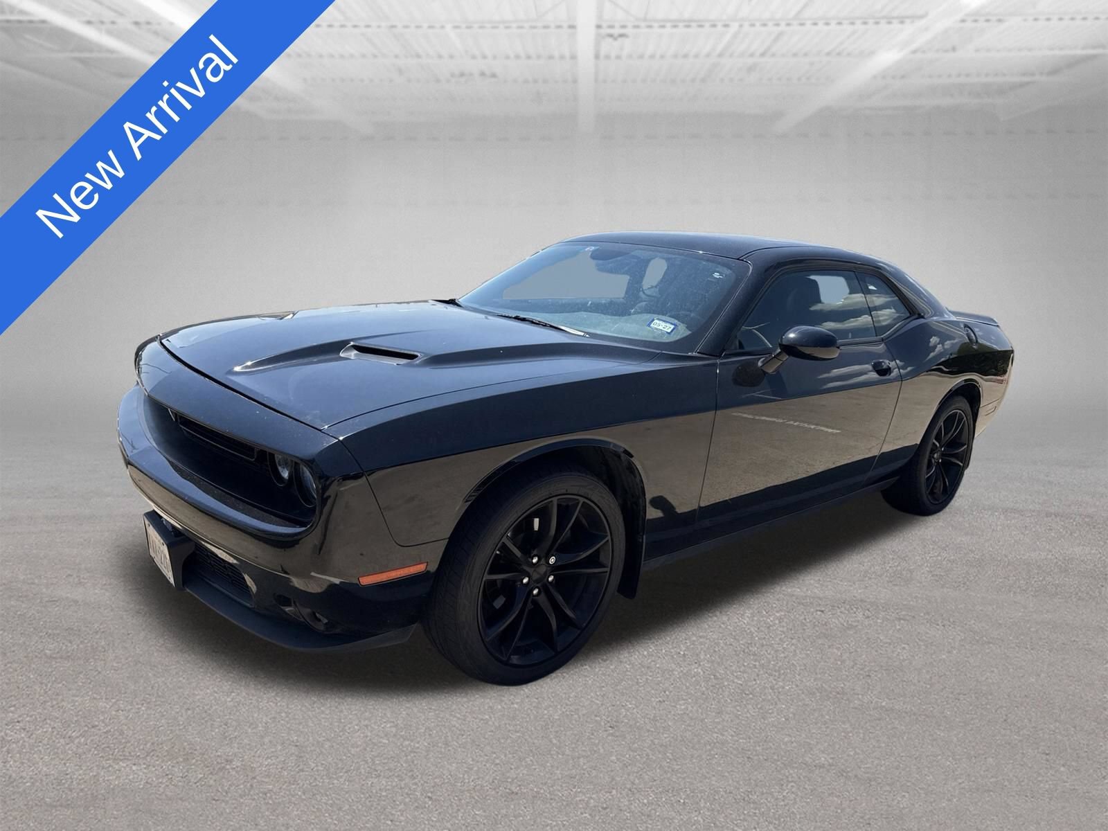 Used 2016 Dodge Challenger SXT w/ Blacktop Package RWD image 1