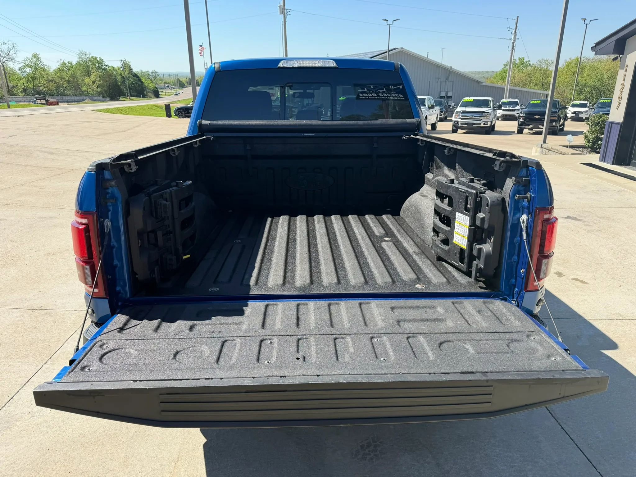 Used 2017 Ford F150 Raptor w/ Equipment Group 802A Luxury image 47