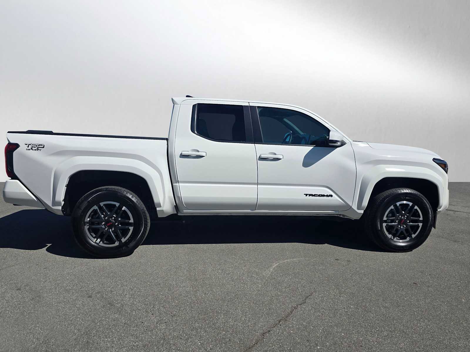 Used 2024 Toyota Tacoma TRD Sport image 2