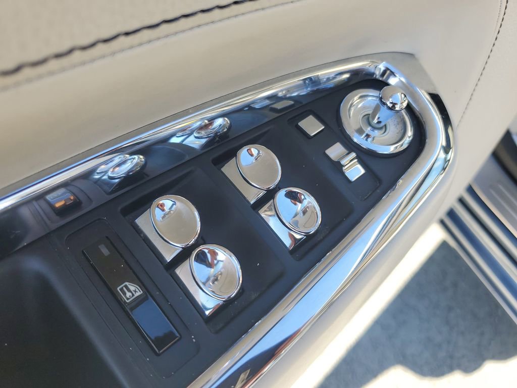 Used 2011 Rolls-Royce Ghost image 22