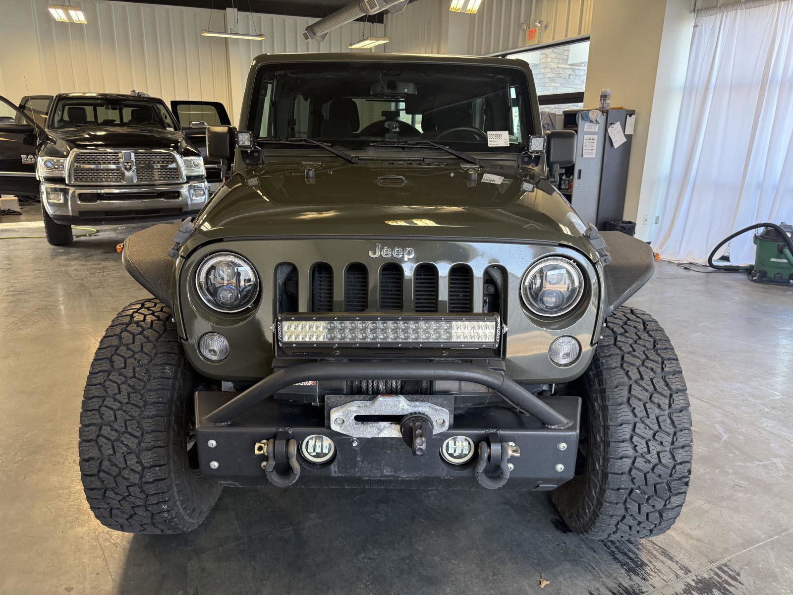 Used 2015 Jeep Wrangler Unlimited Rubicon w/ Connectivity Group image 4