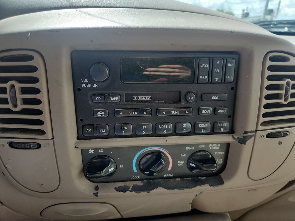 Used 2000 Ford Expedition XLT RWD image 20
