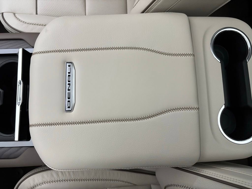 New 2026 GMC Yukon Denali w/ Sun & Power Step Package image 30