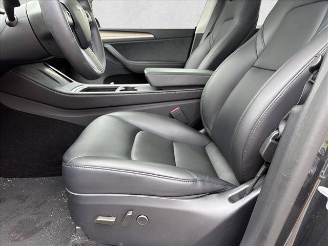 Used 2024 Tesla Model Y Long Range AWD/4WD image 13