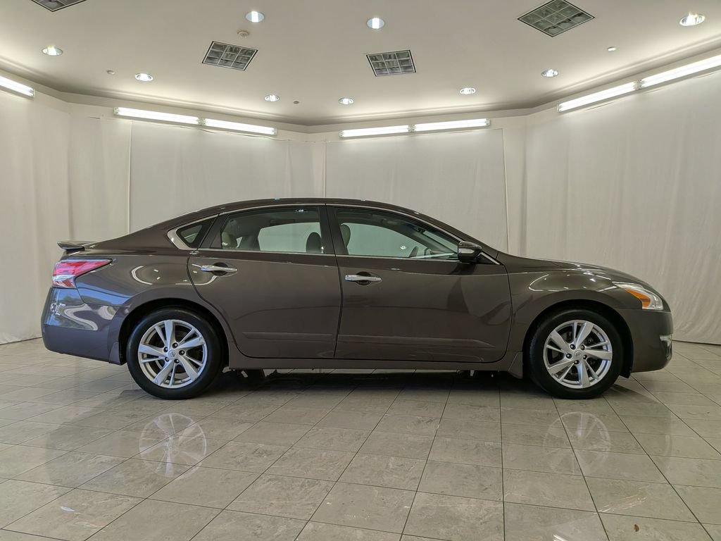 Used 2015 Nissan Altima 2.5 SL w/ Technology Package FWD image 11