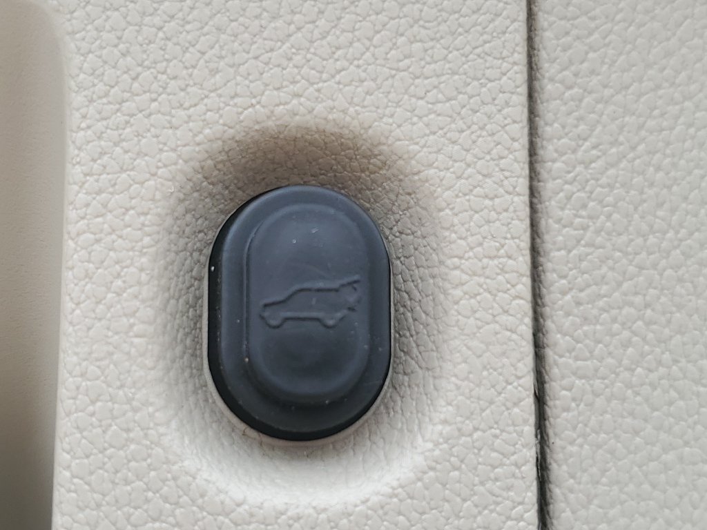 Used 2020 Cadillac Escalade 4WD image 35