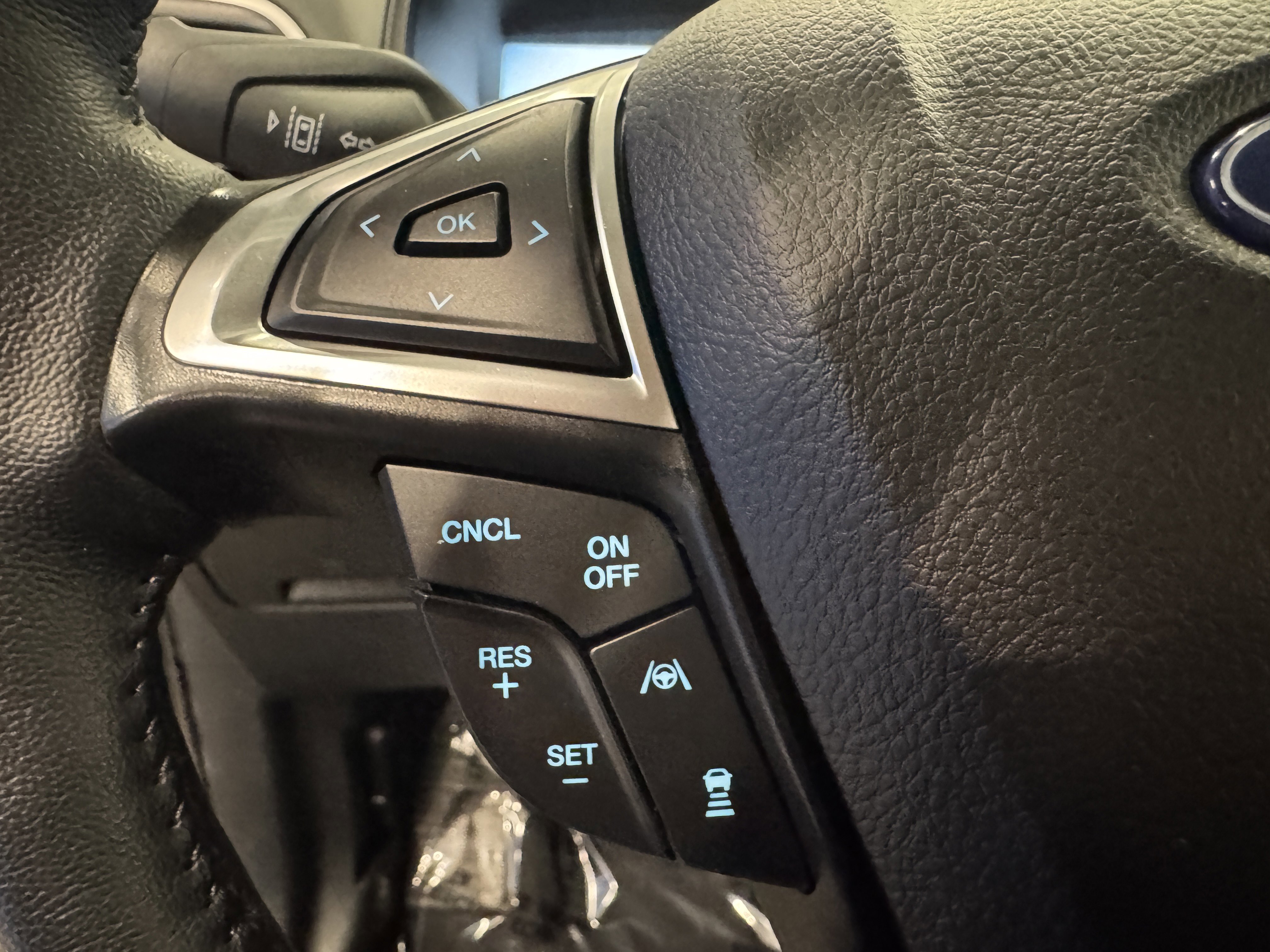 Used 2024 Ford Edge SEL image 20