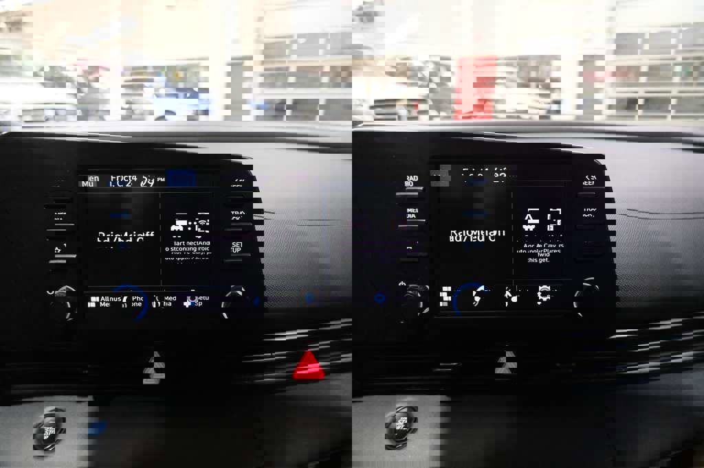 Used 2025 Hyundai Elantra Sport image 26