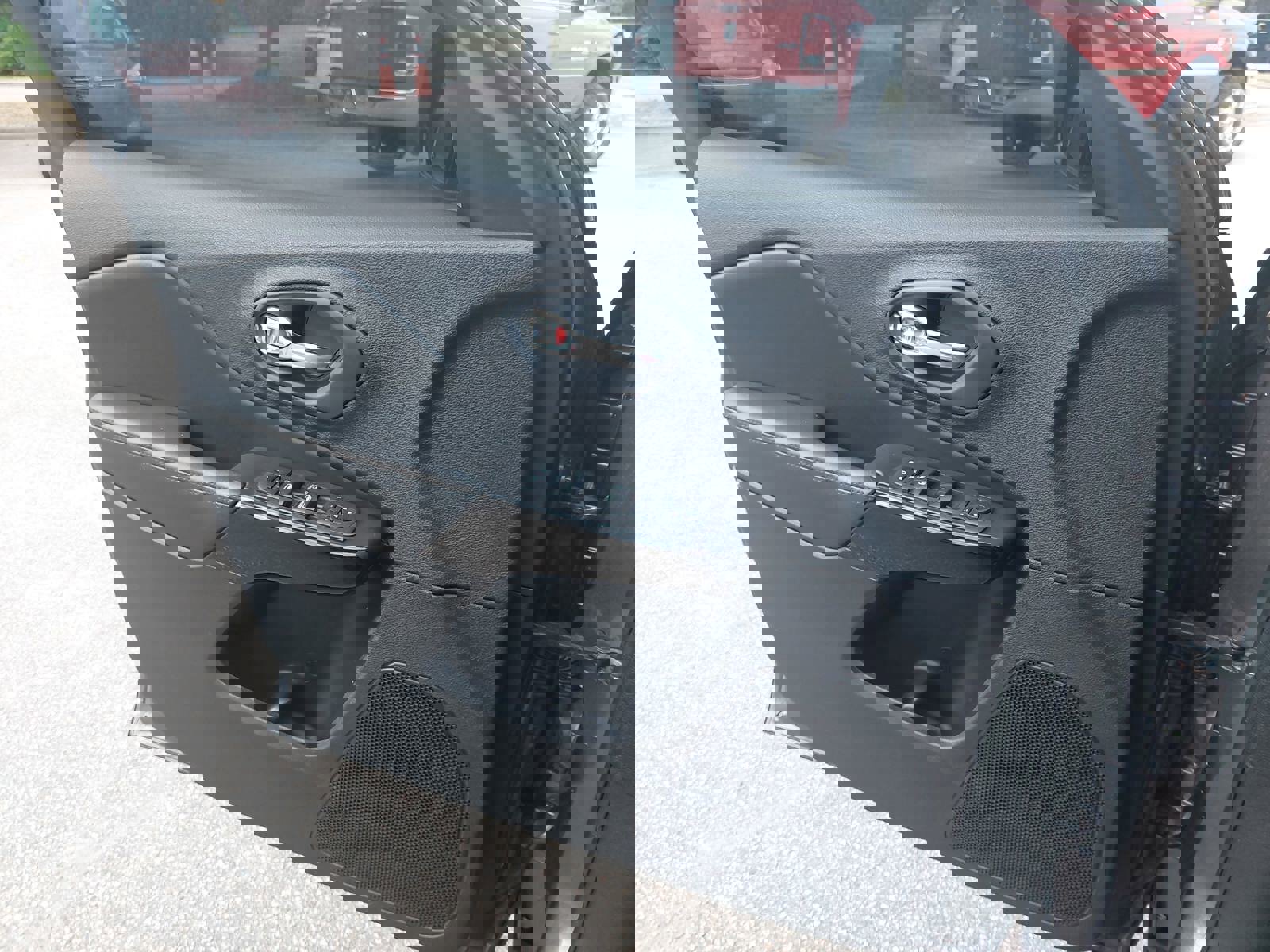 Used 2020 Jeep Cherokee Latitude Plus image 25