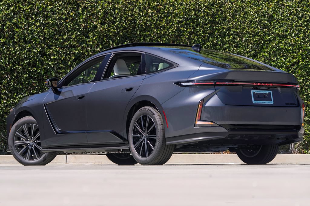 New 2026 Lexus ES 350e FWD image 2