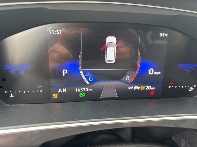 Used 2024 Volkswagen Tiguan SE R-Line image 11