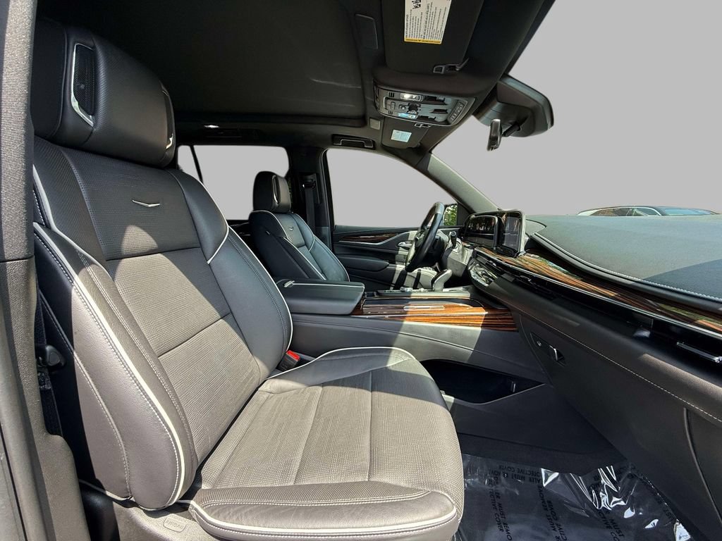 Used 2023 Cadillac Escalade Premium Luxury AWD/4WD image 14