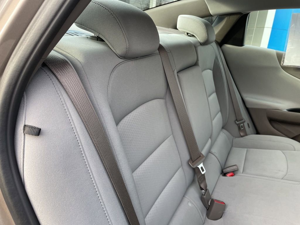 Used 2025 Chevrolet Malibu LT image 32