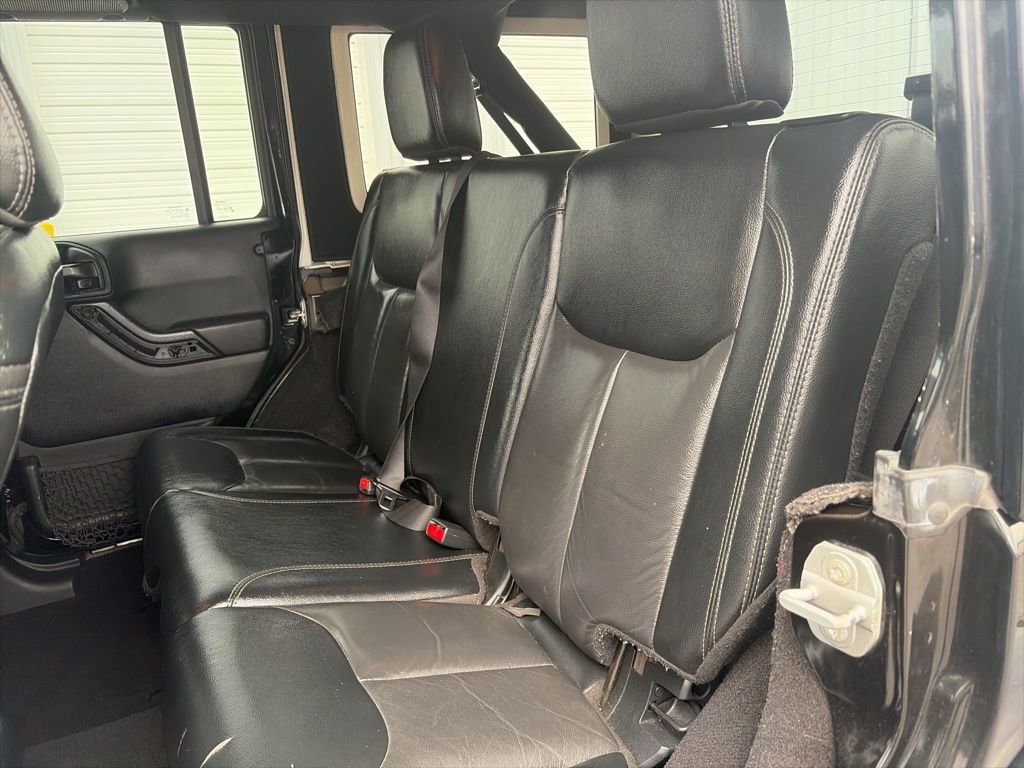 Used 2018 Jeep Wrangler Unlimited Sahara image 11