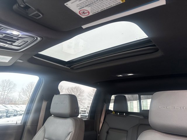 Used 2021 GMC Sierra 2500 Denali w/ Denali Ultimate Package image 32