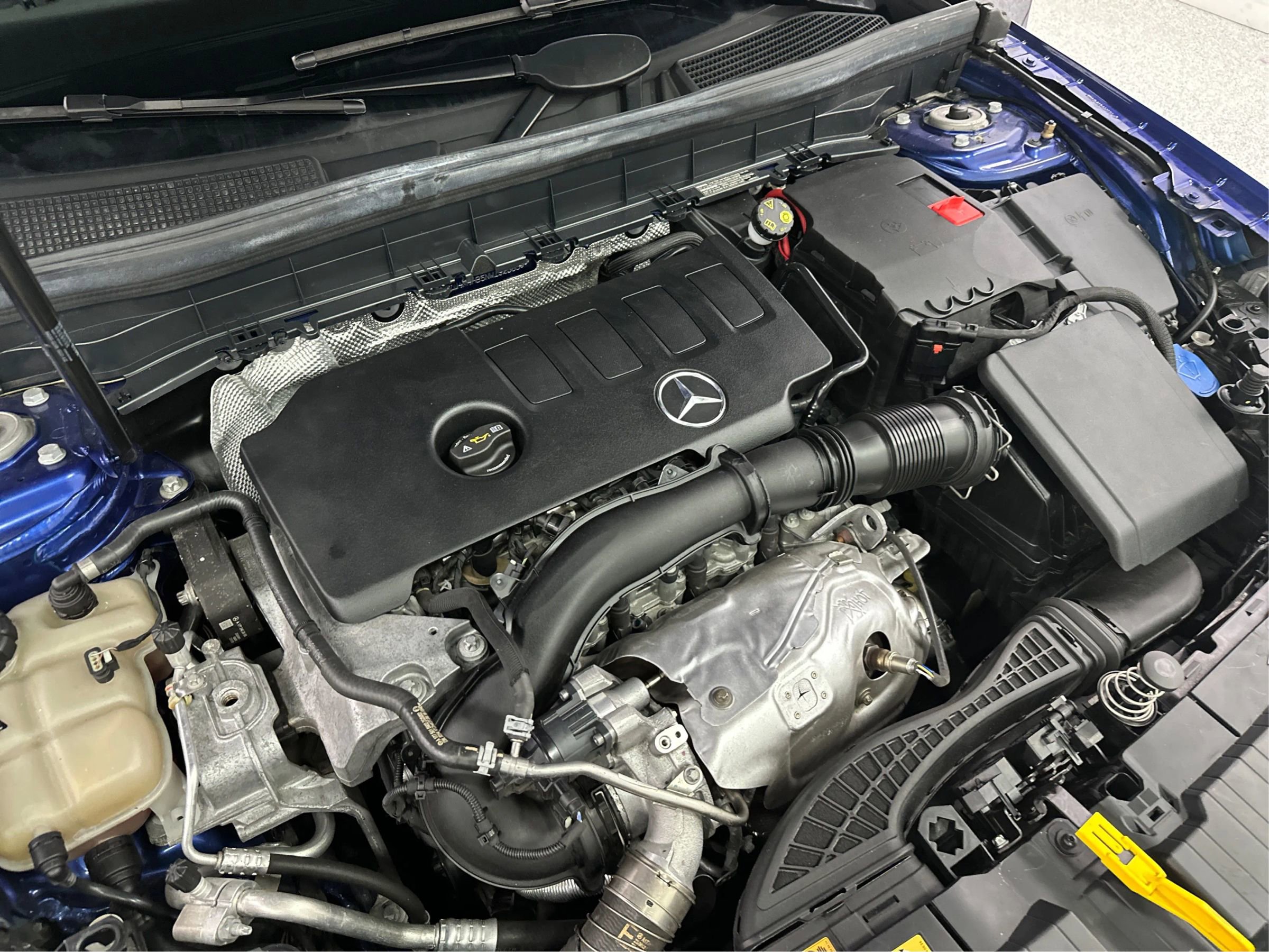 Used 2022 Mercedes-Benz GLB 250 4MATIC w/ Premium Package Lite image 22