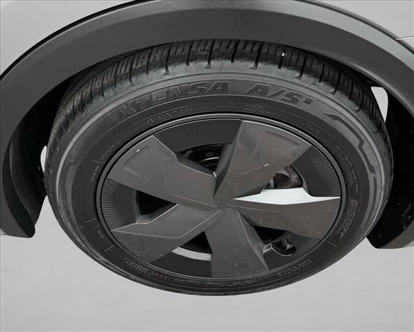 Used 2024 Toyota Prius LE image 9