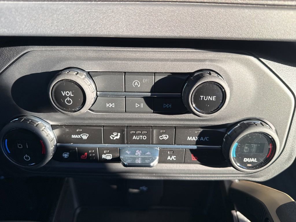 New 2025 Ford Bronco Badlands image 24