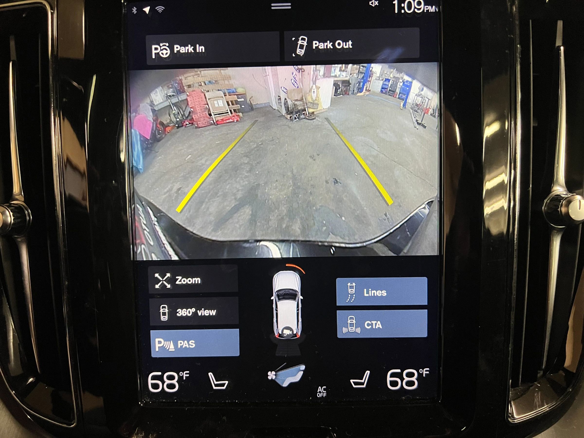 Used 2018 Volvo XC60 T6 Momentum w/ Convenience Package AWD/4WD image 26