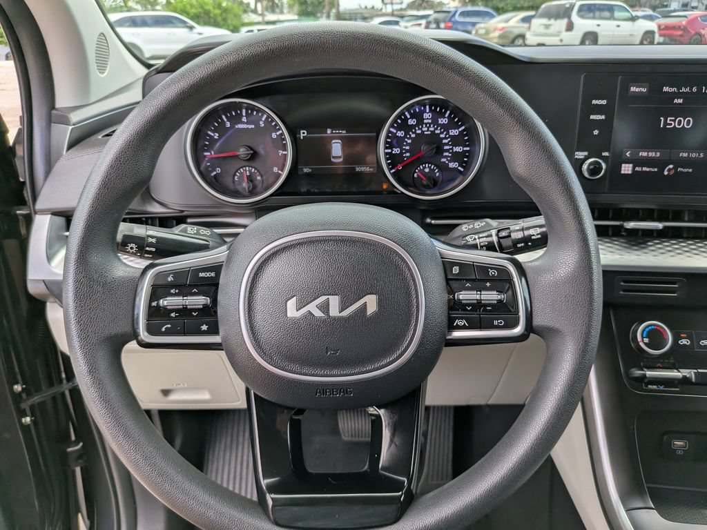 Certified 2024 Kia Carnival LX FWD image 29