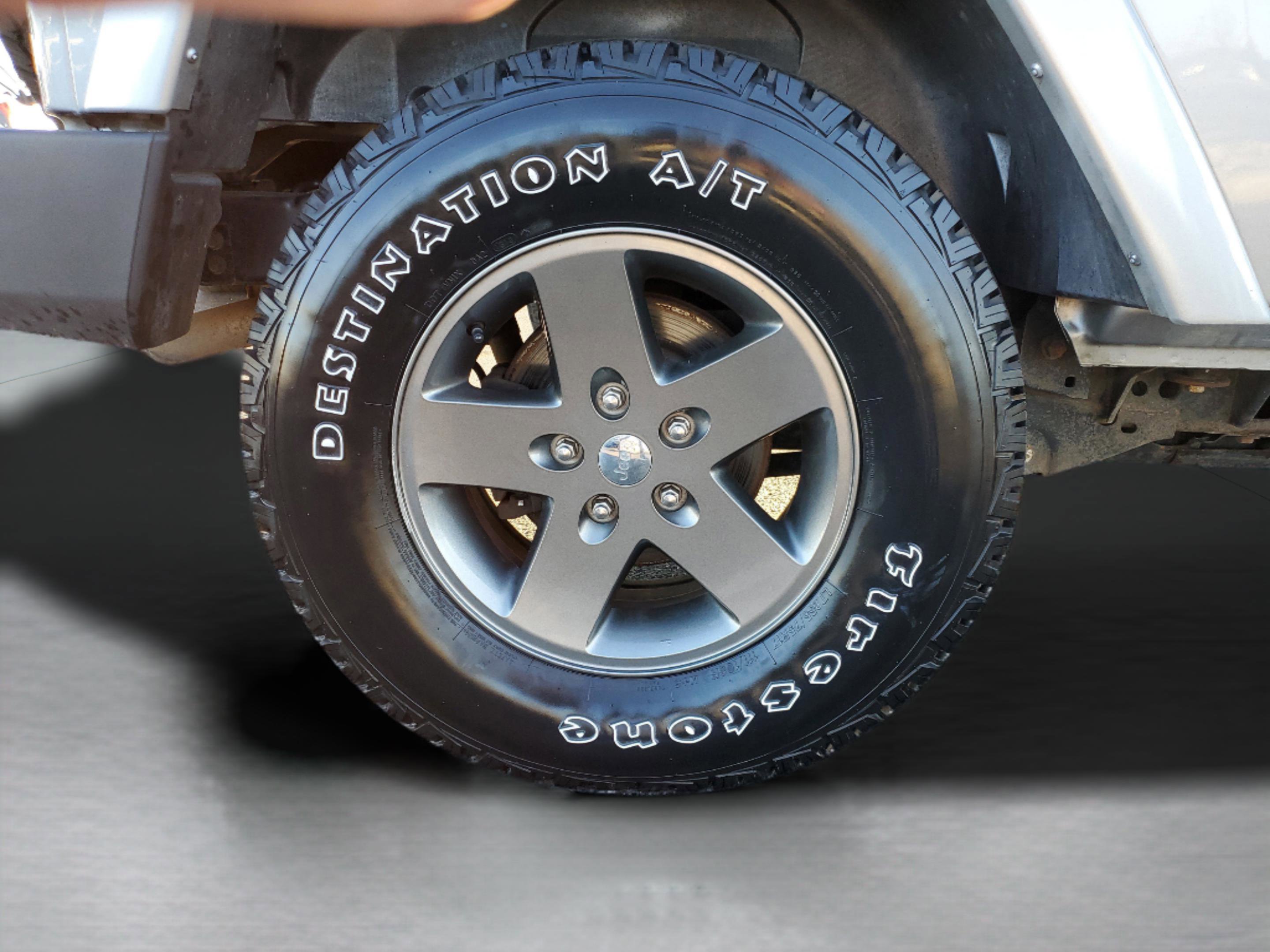 Used 2015 Jeep Wrangler Freedom Edition image 10