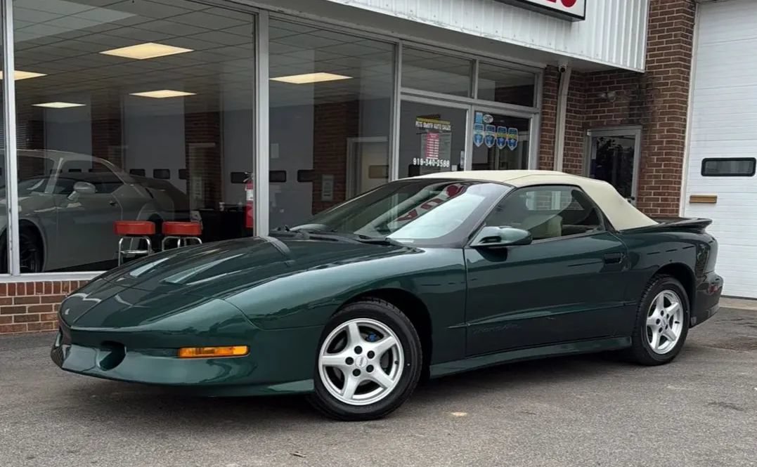 Used 1996 Pontiac Firebird Trans Am RWD image 2