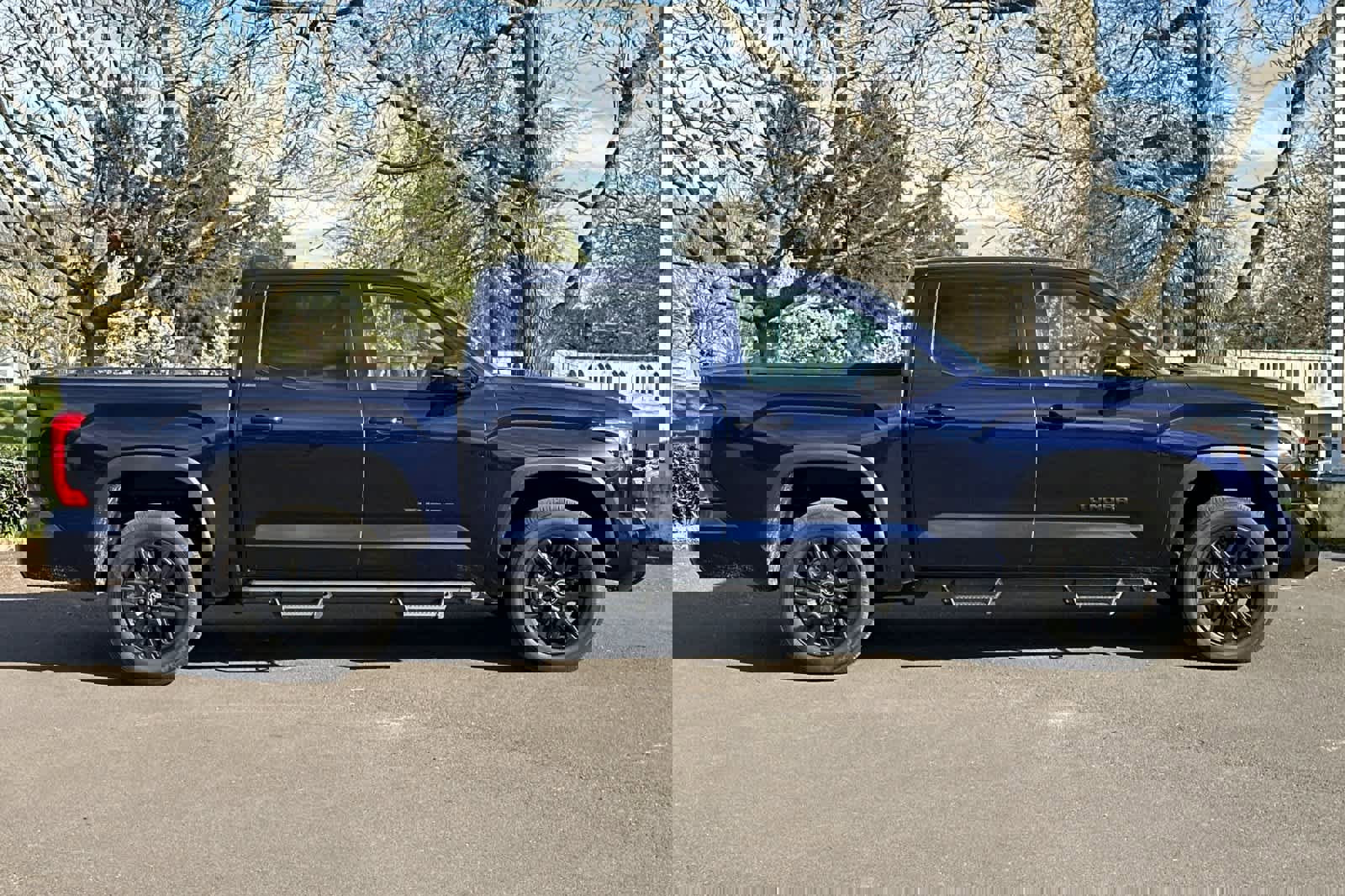 Used 2025 Toyota Tundra Limited image 8