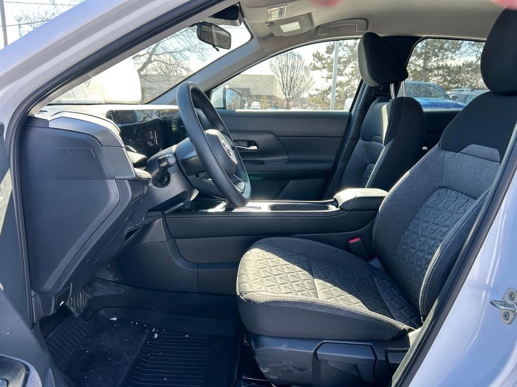 Used 2025 Nissan Kicks SV AWD/4WD image 27