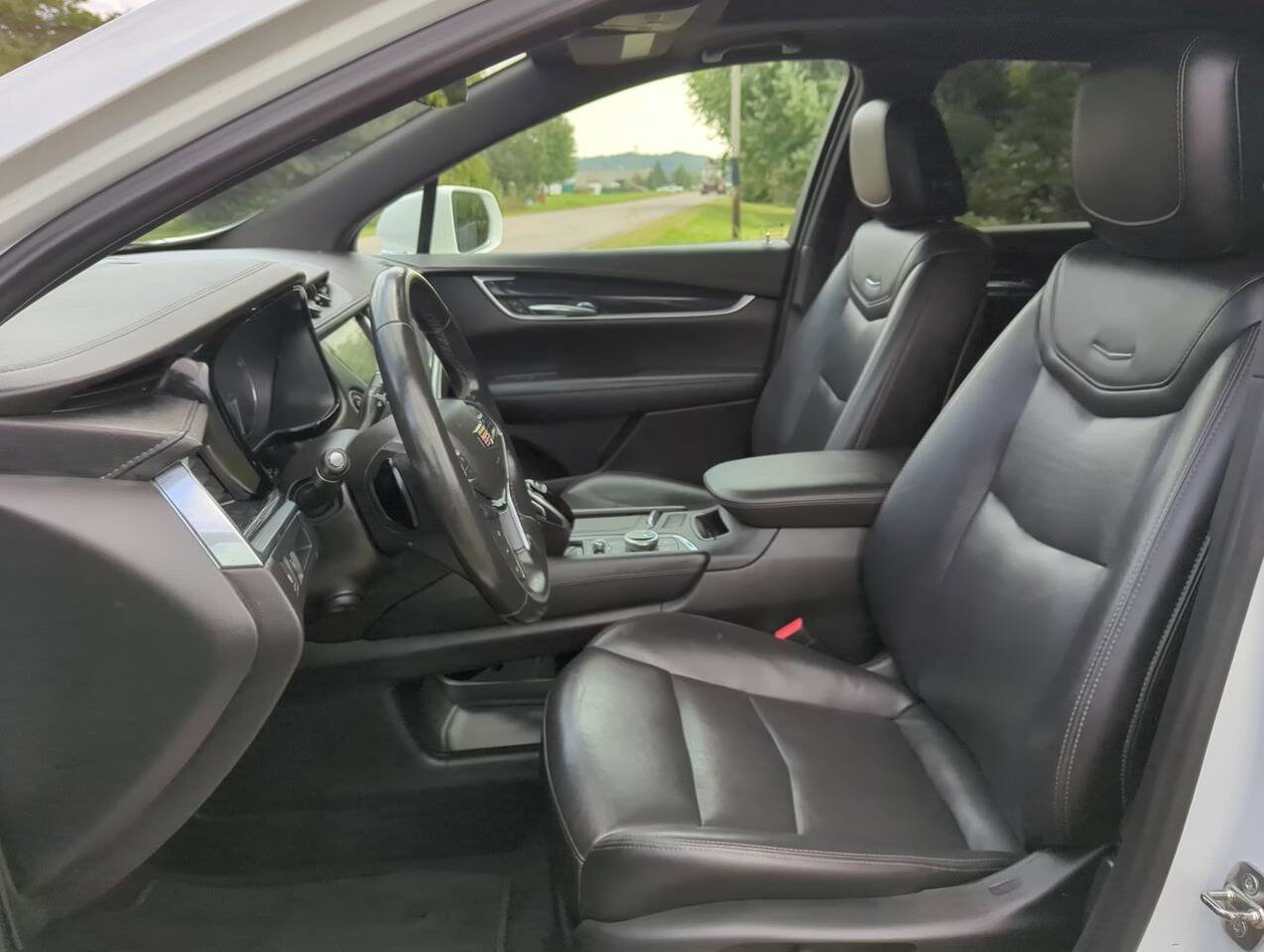 Used 2020 Cadillac XT5 Premium Luxury w/ LPO, Floor Liner Package image 11