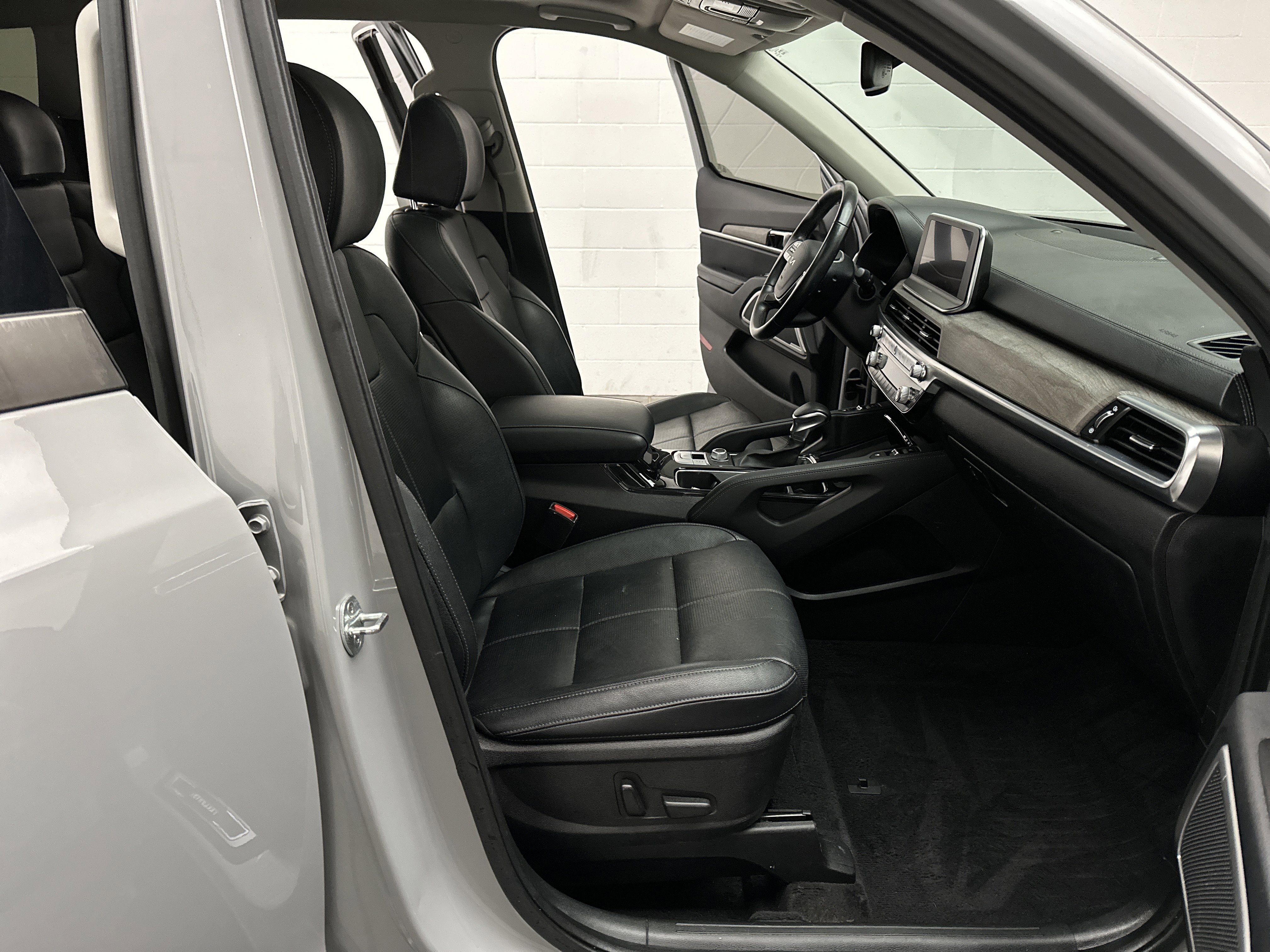 Used 2022 Kia Telluride EX w/ EX Premium Package image 23