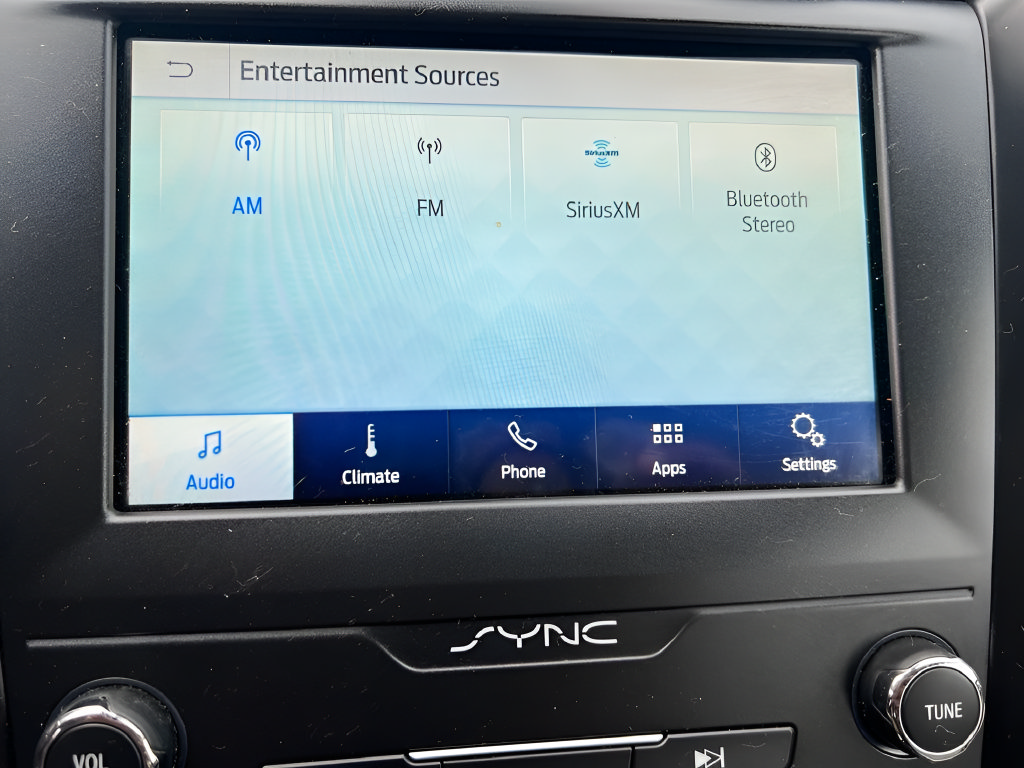 Used 2020 Ford Fusion SE w/ Equipment Group 151A FWD image 25